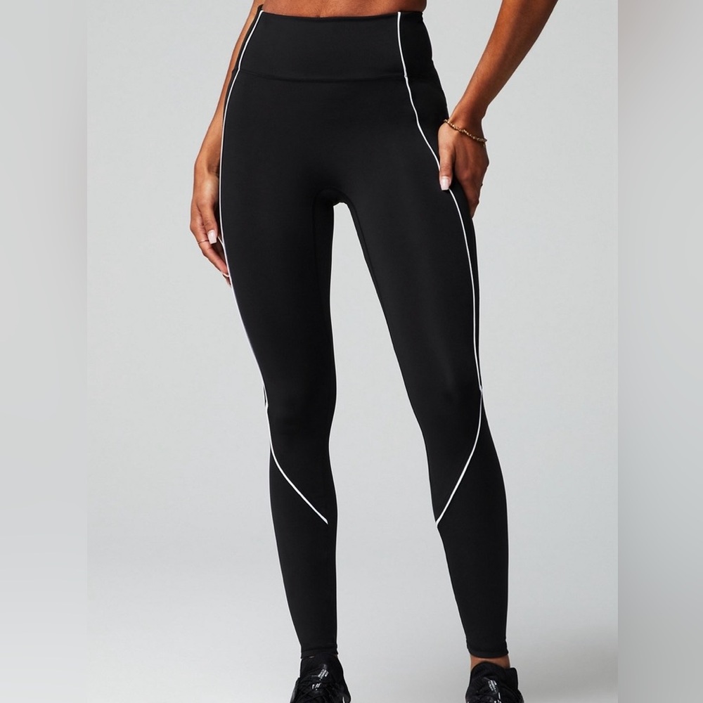 Fabletics Motion365 piped legging